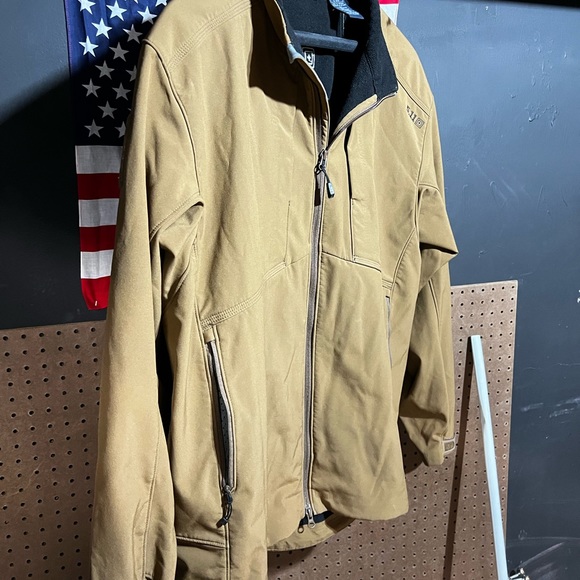 5.11 Soft shell 2XL - Picture 3 of 5